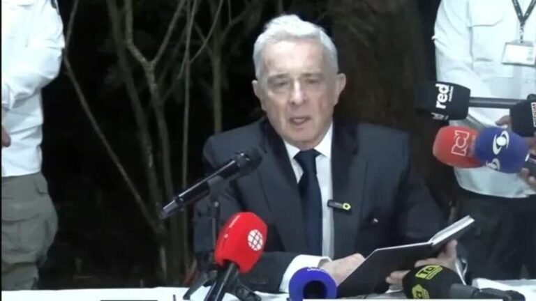 Colombia reacciona a la absolución de Uribe en segunda instancia