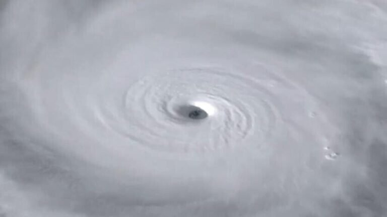 Jamaica y Cuba se preparan para el inminente impacto del huracán Melissa