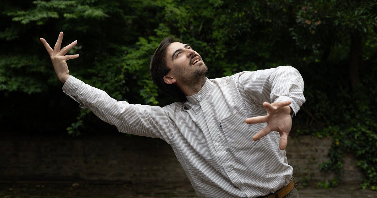 Malambo y humor, en una obra que combina los universos de La última cena, Chaplin, Buster Keaton y Molina Campos