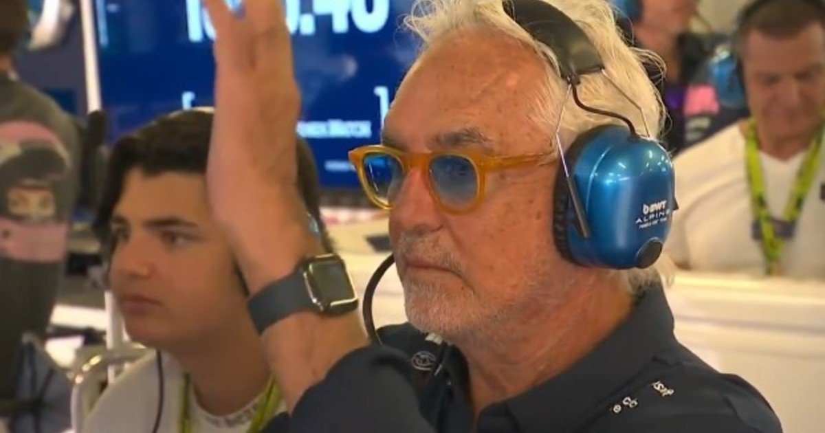 Briatore no pudo ocultar su disgusto cuando Colapinto cometió un error que lo condenó en la clasificación del GP de México de F1