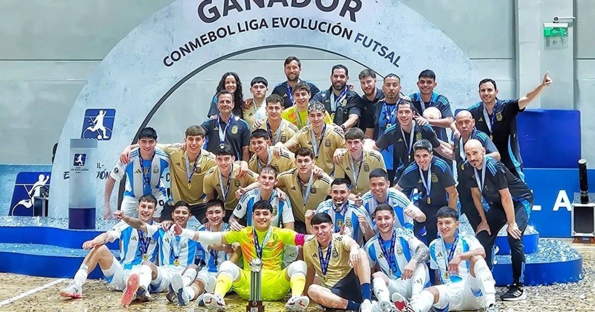 La Selección Argentina de Futsal, otra vez campeón de la Liga Evolución: golazos y caño a lo Riquelme en el triunfo vs Paraguay