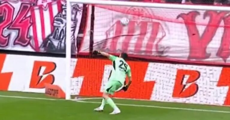 Rodrigo Insua y un golazo de otro partido: zapatazo de 35 metros para la victoria de Barracas que complica a Boca de cara a la Copa