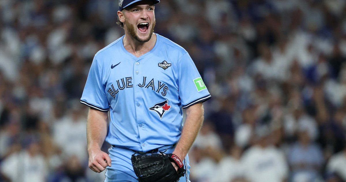 Cómo Trey Yesavage dejó a los Blue Jays a una victoria de ganar la Serie Mundial 2025: de estudiante a tiempo parcial a héroe récord de Toronto
