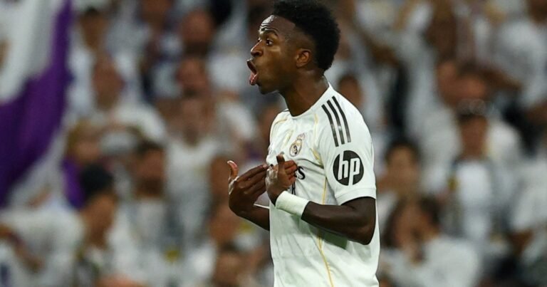 Vinicius Júnior les pidió disculpas a todos menos al entrenador Xabi Alonso por su fastidio al ser reemplazado en el clásico ante Barcelona