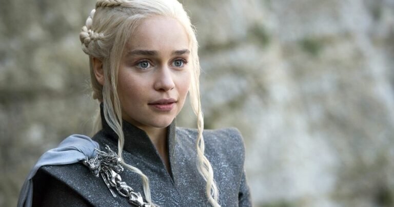 Emilia Clarke, la estrella de Game of Thrones, fue vista en Palermo y los fans se preguntan a qué vino