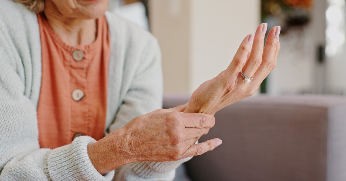 Osteoporosis: cómo invertir en "capital óseo" y el alerta de las fracturas centinela