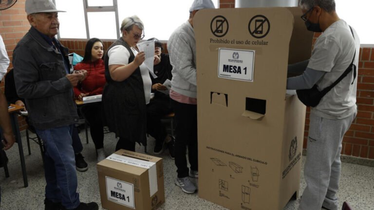 Colombia: la izquierda elige a su candidato para las elecciones presidenciales de 2026