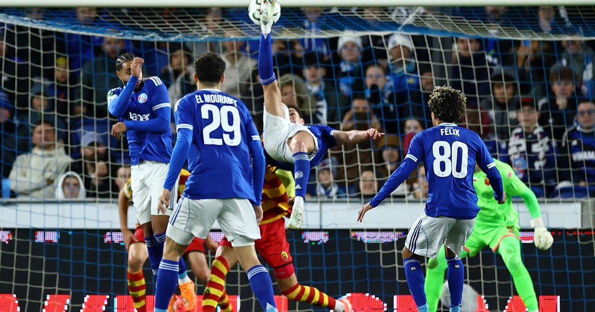 El golazo de chilena de Joaquín Panichelli: el argentino de moda en Europa también brilla en la Conference League