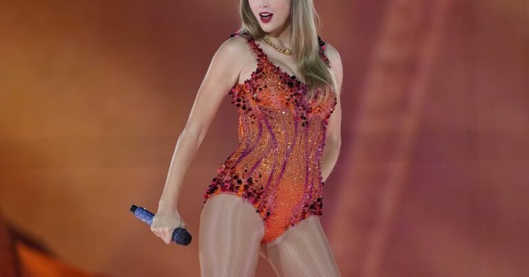 Taylor Swift anunció la serie documental de "The Eras Tour", la gira más taquillera de la historia