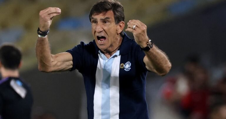 La reacción de Gustavo Costas tras el gol de Flamengo y qué dijo después del partido: "Vamos a ir a Lima"