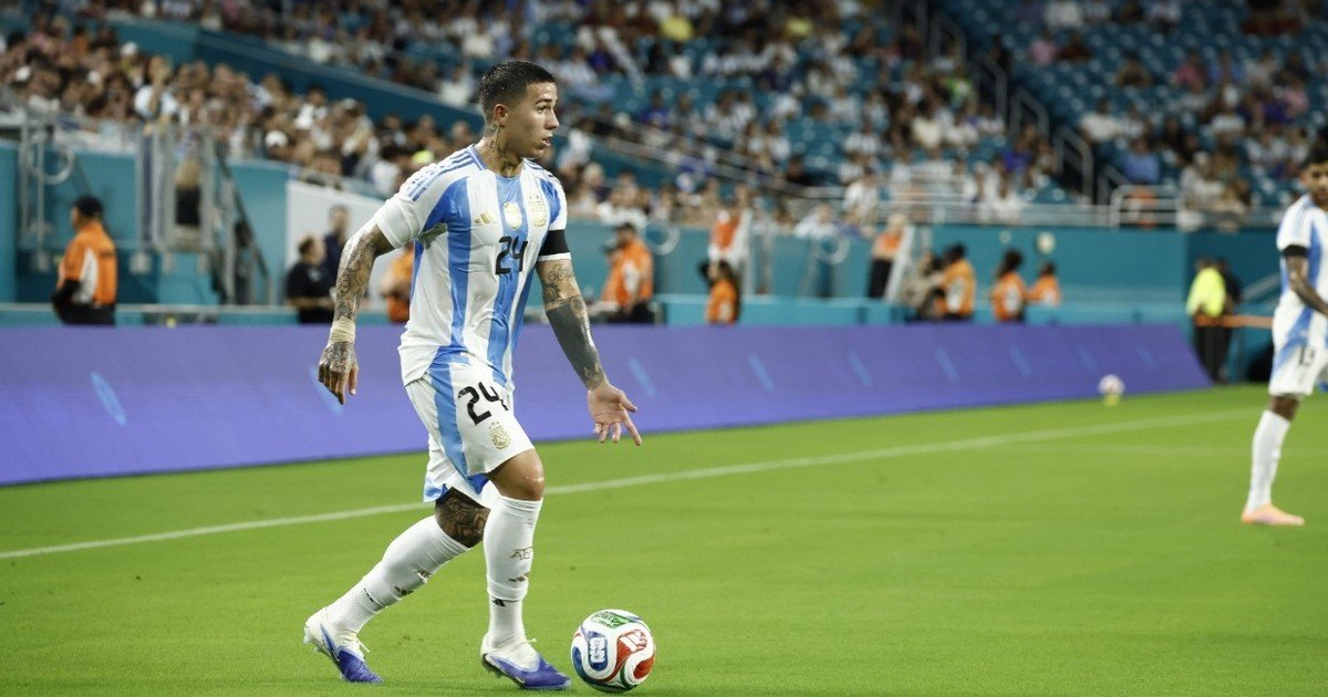 Enzo Fernández fue desafectado de la gira con la Selección por una lesión en su rodilla