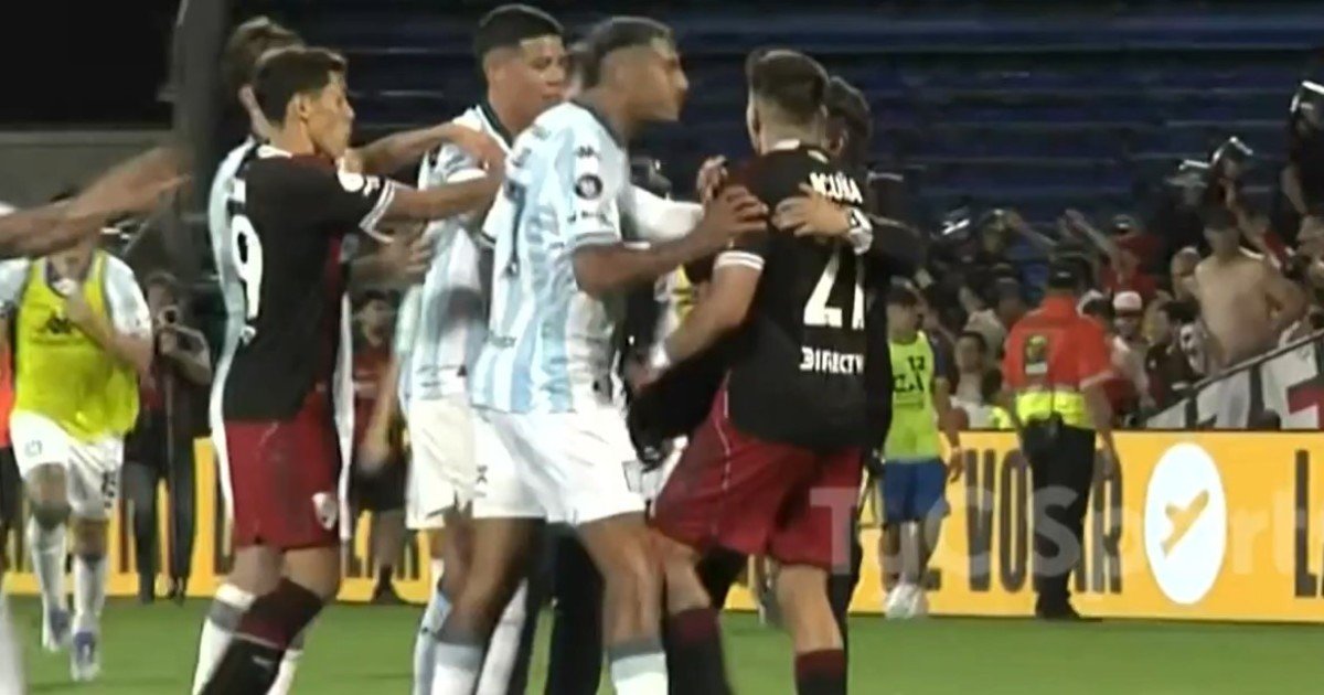 El escupitajo de 'Rocky' Balboa que desató la furia de Marcos Acuña en el final caliente de River vs Racing por la Copa Argentina: el informe del árbitro