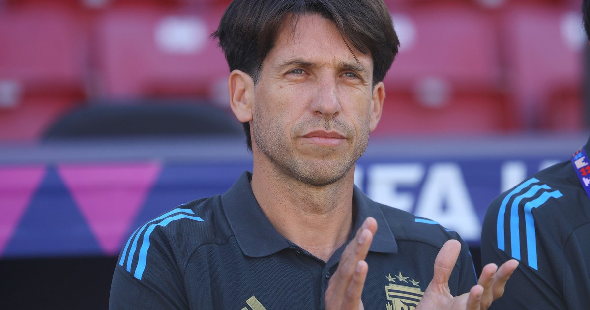 El lado B de Diego Placente: el DT de la Sub 20 de Argentina que pasó casi un mes preso y tuvo una escandalosa pelea con Caruso Lombardi