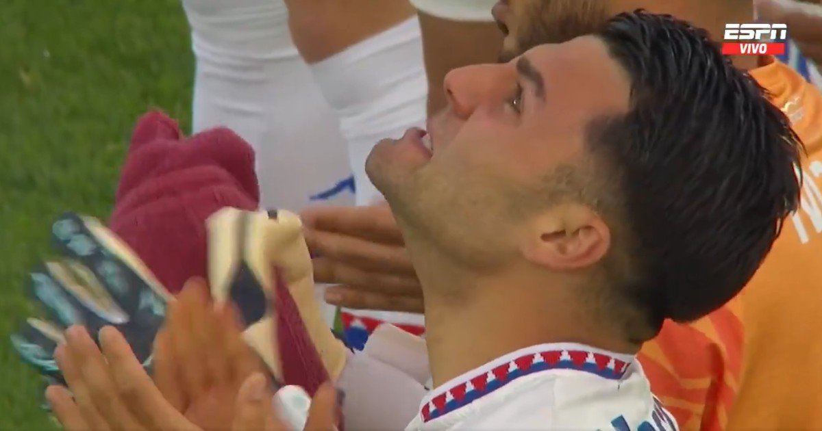 Nacho Russo, el hijo de Miguel, lloró en el minuto de silencio y un rato más tarde metió un gol lleno de emoción