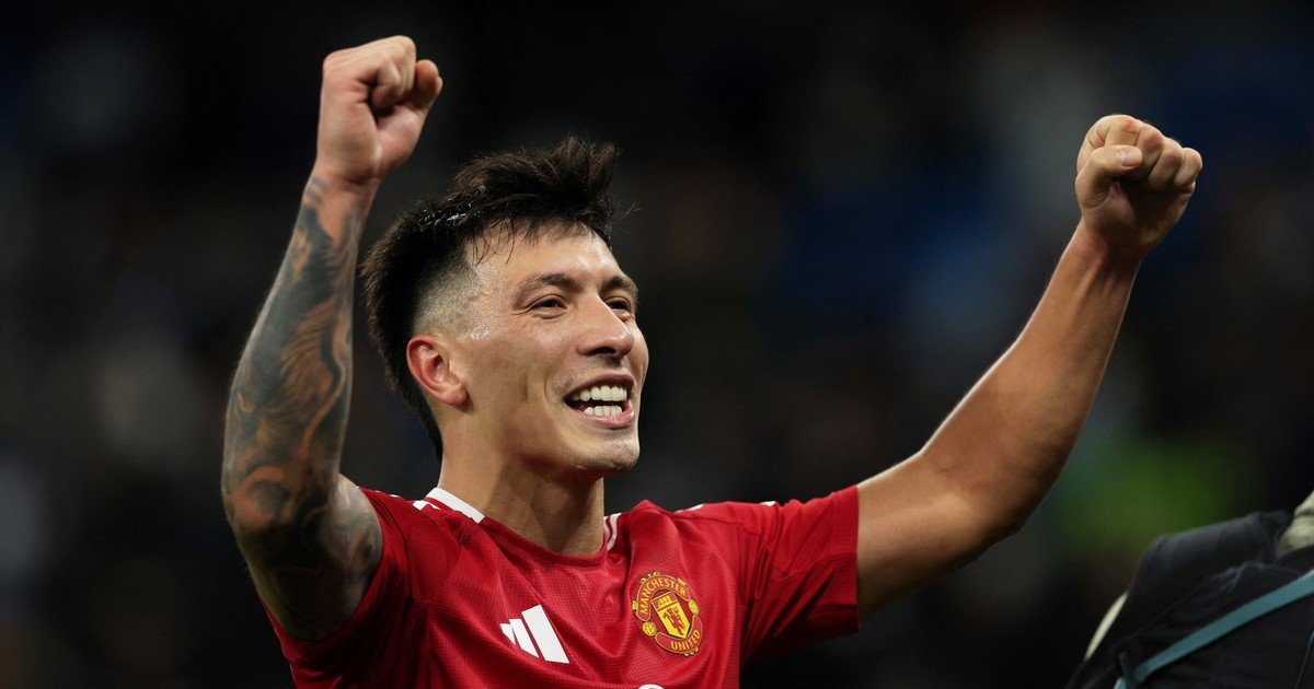 Selección Argentina: Lisandro Martínez vuelve a entrenarse en Manchester United a nueve meses de su lesión y lo celebra Lionel Scaloni