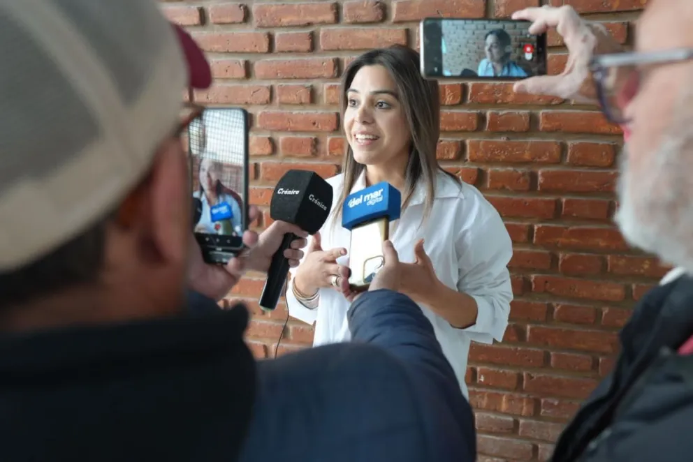 Maira Frías votó en la Escuela 723 y destacó la organización del proceso electoral