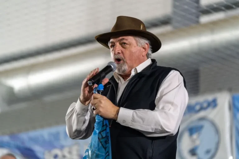 Macharashvili criticó el retiro de YPF y pide defender el empleo con una hoja de ruta