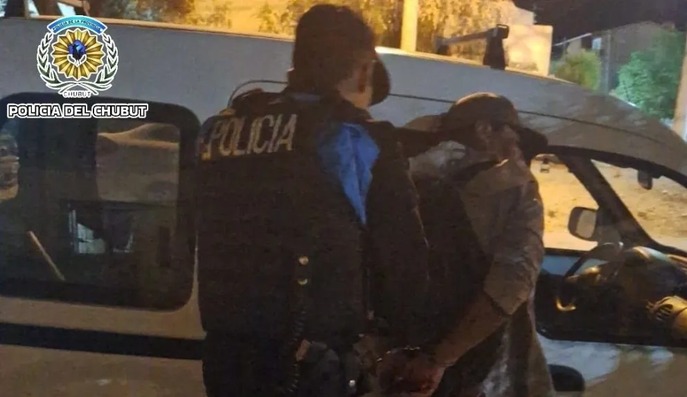 Disturbios en Trelew: tres personas detenidas tras dañar un bar