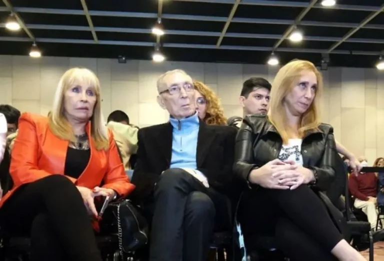 La madre de Milei llegó a votar con su licencia de conducir y debió volver a su casa por el DNI