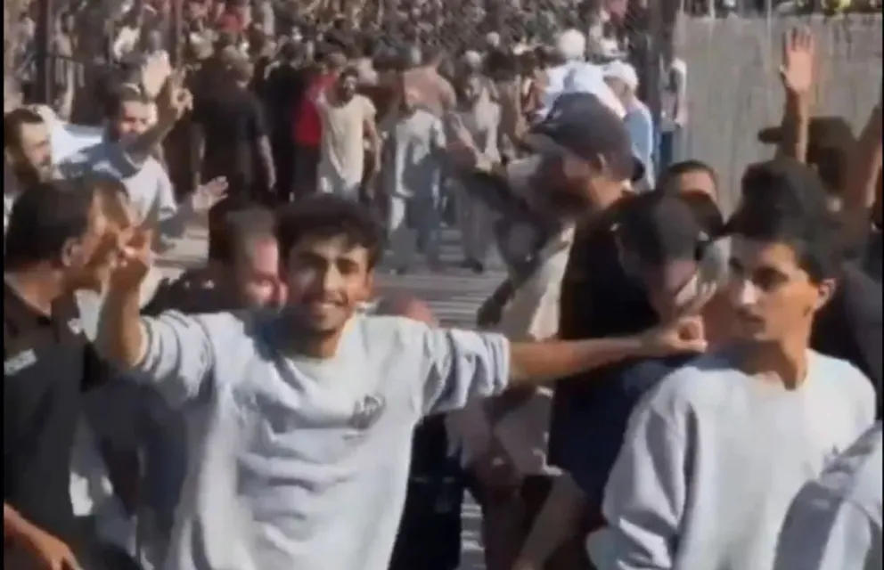 Israel libera a los prisioneros palestinos tras el regreso de los rehenes de Hamás