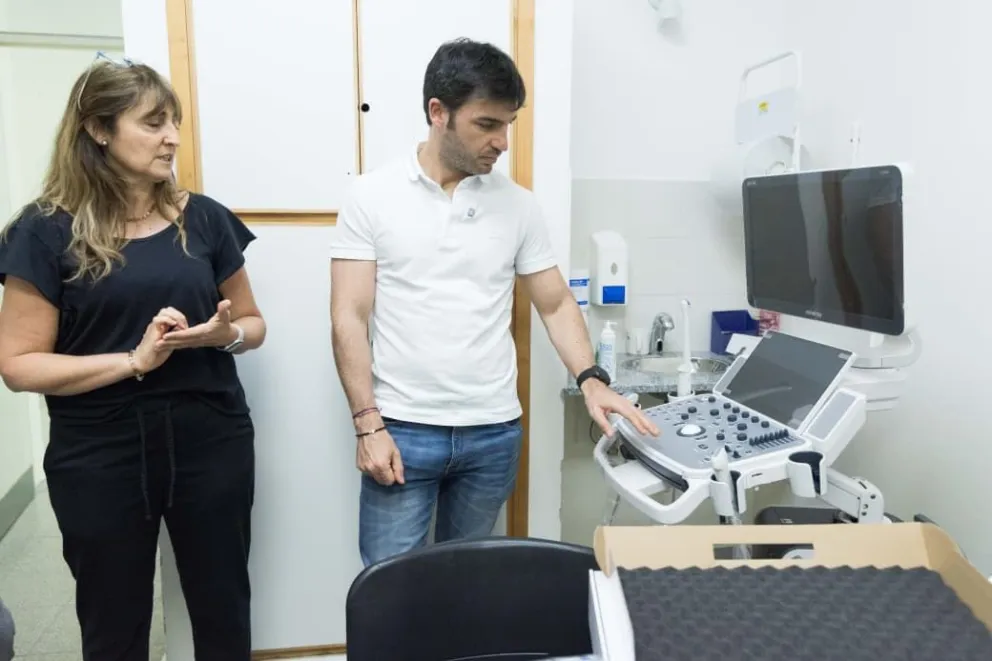 Torres entregó equipos médicos clave para Gaiman y Dolavon