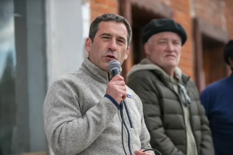 Luque en Río Senguer: “El Congreso debe ser el lugar donde pongamos un límite y defendamos los derechos que nos costó tanto conquistar”