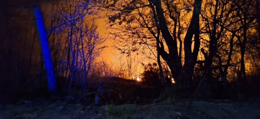 Incendio en El Desafío: hallaron restos de fogatas en el área afectada