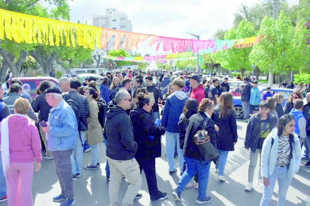 Caravana del Recuerdo: Merino resaltó la integración y conexión regional y anunció el retorno de la Vuelta al Valle