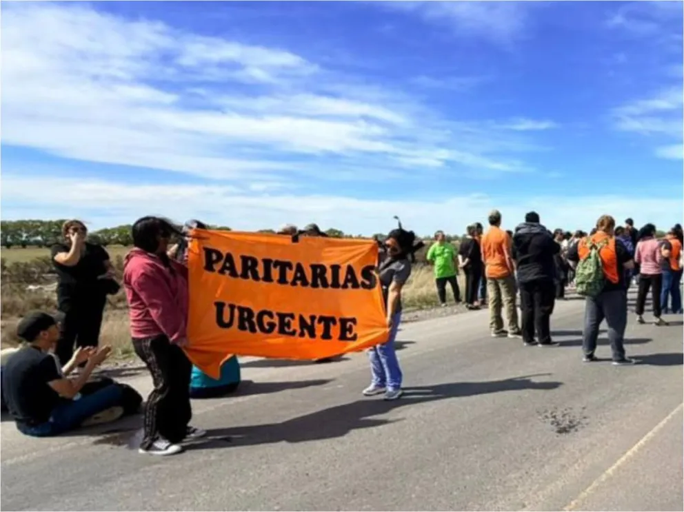 Trabajadores de la Salud cortaron la Ruta 7