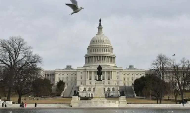 El cierre del Gobierno de EE.UU. entra en su tercera semana sin acuerdo en el Senado