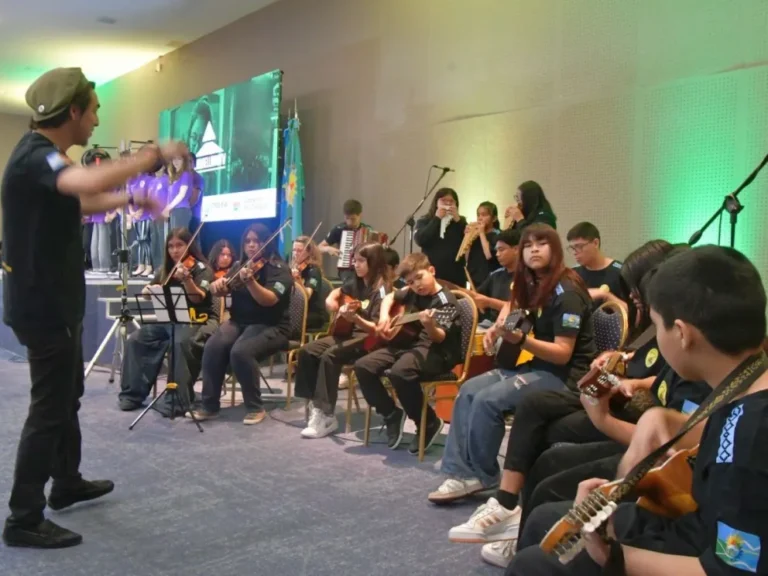 2ª Feria del Libro y las Artes: “Leer nos conecta con nuestra historia y con el futuro que queremos para Trelew”, dijo Merino en su inauguración