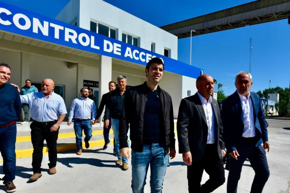Torres inauguró escáner y central de monitoreo en el Muelle Storni de Puerto Madryn
