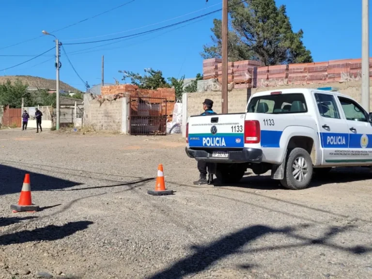 Murió un joven aplastado por una placa de cemento mientras intentaba robar en un corralón