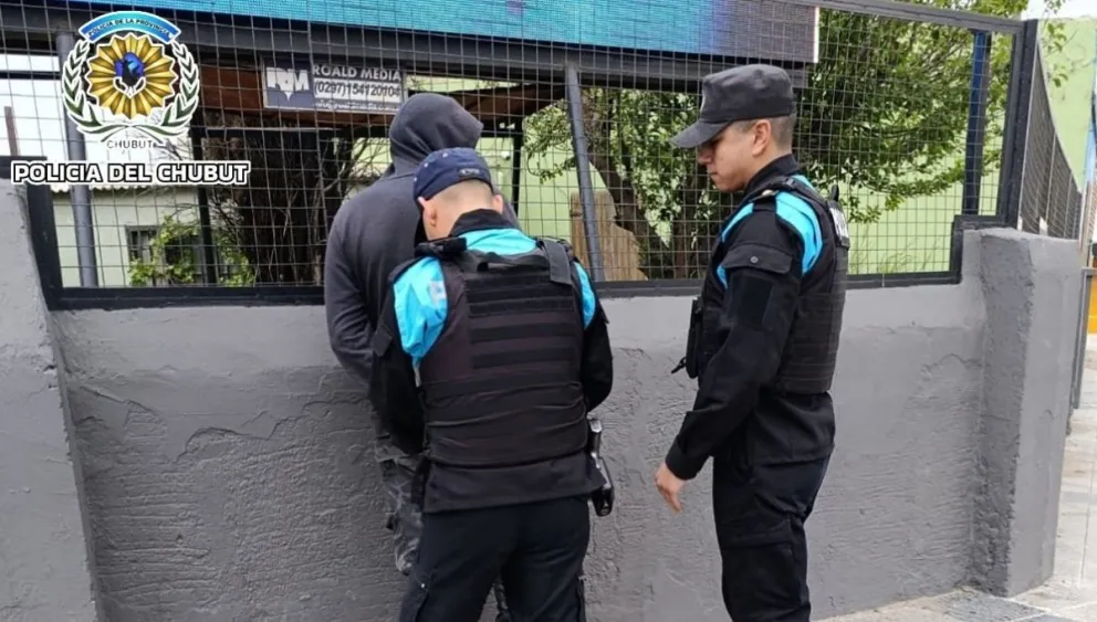 Robo en la Costanera de Comodoro: atraparon a un hombre tras un asalto