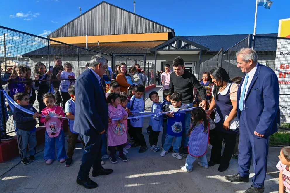 Torres inauguró una escuela de Nivel Inicial y anunció que Paso de Indios será autosustentable
