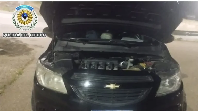 Secuestran un Chevrolet Onix con pedido de captura en la Ruta 3