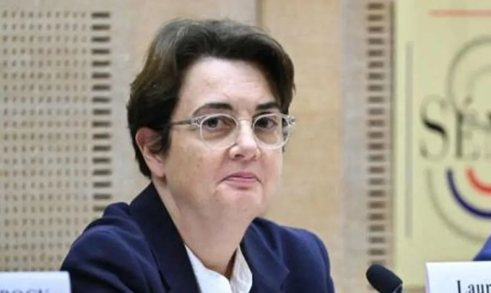 Robo en el Louvre: la presidenta del museo reconoció deficiencias en la seguridad