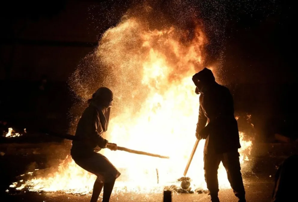 Perú: disturbios en las calles de Lima con más de cien heridos y una víctima fatal