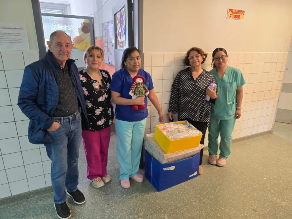 Rotary Rada Tilly donó ropa y juguetes al Hospital Regional por el Día de la Madre