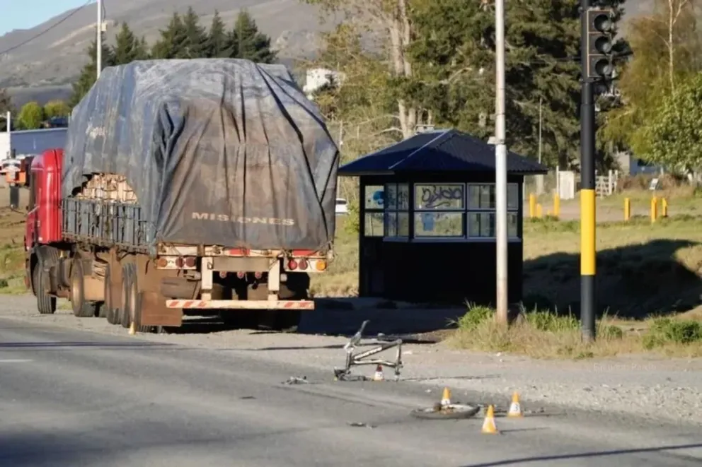 Un niño de 9 años fue atropellado por un camión en la Ruta 40