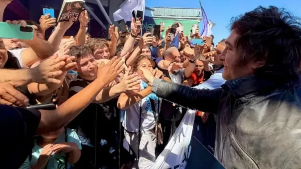 Violentos incidentes en Santa Fe obligaron a Milei a modificar su acto de campaña