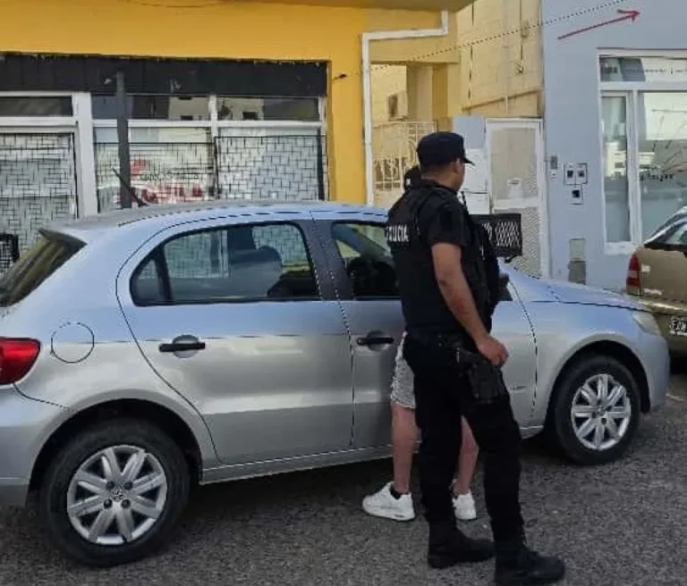 Intentó vender por Facebook el celular que había robado y fue aprehendido