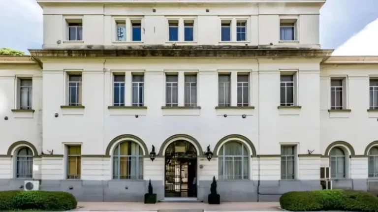 Fuerte polémica por la subasta de tierras que pertenecían al Regimiento de Patricios