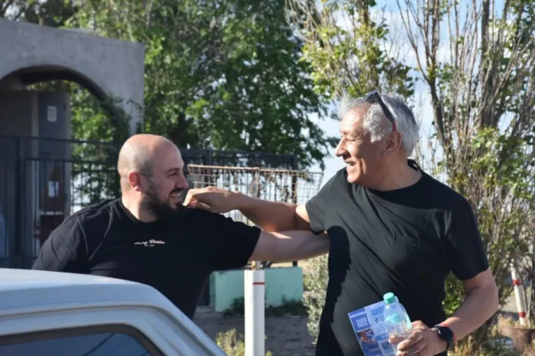 Béliz recorrió Cooperativas y barrios de Rawson