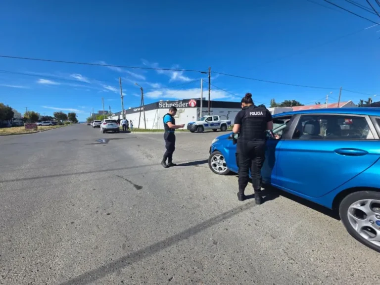 Colisión en cadena en avenida Yrigoyen: un conductor huyó del lugar
