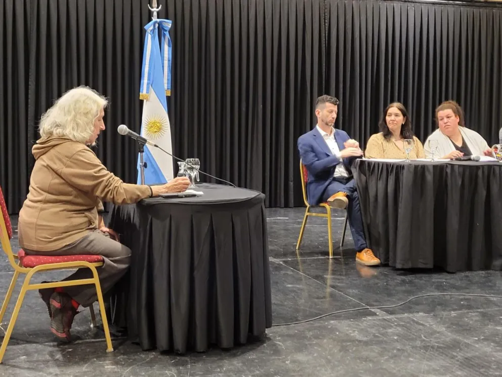 Solo cuatro vecinos participaron de la audiencia pública por el aumento tarifario de la SCPL