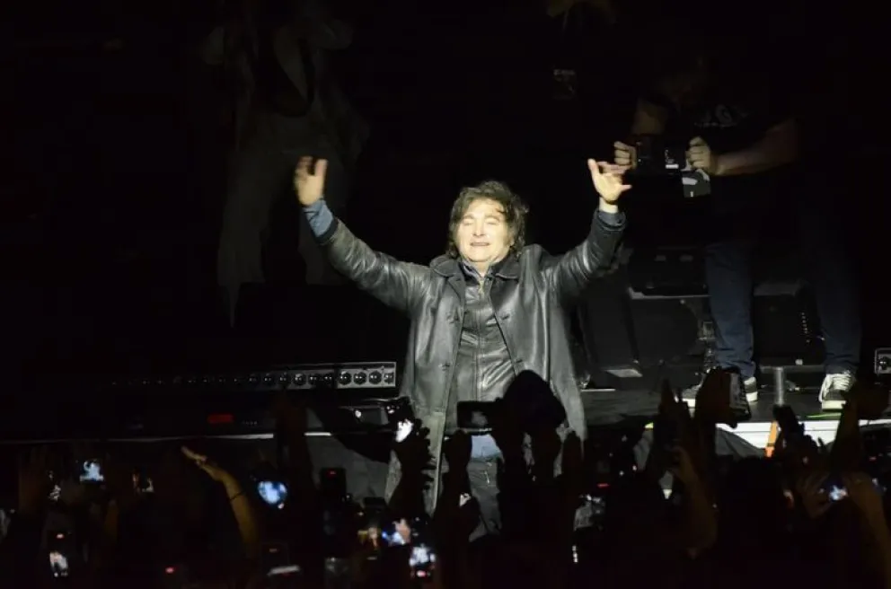 “Pudieron ganar un round, pero no la batalla”: Milei presentó su libro con un show musical