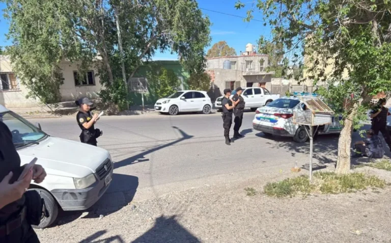 Ciclista al hospital tras ser embestido por camioneta en la zona oeste de Trelew