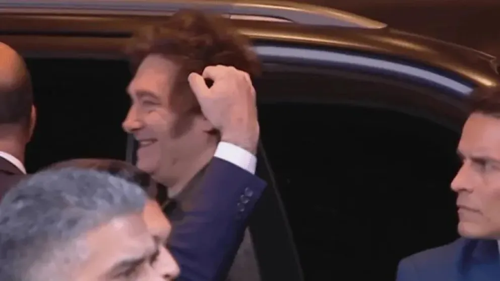 Optimismo en LLA: Milei en el Hotel Libertador a la espera de los resultados electorales