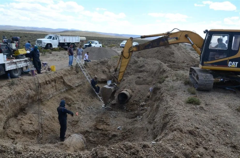 El corte de agua se extiende a 24 horas en Comodoro por falla en el Acueducto del '66